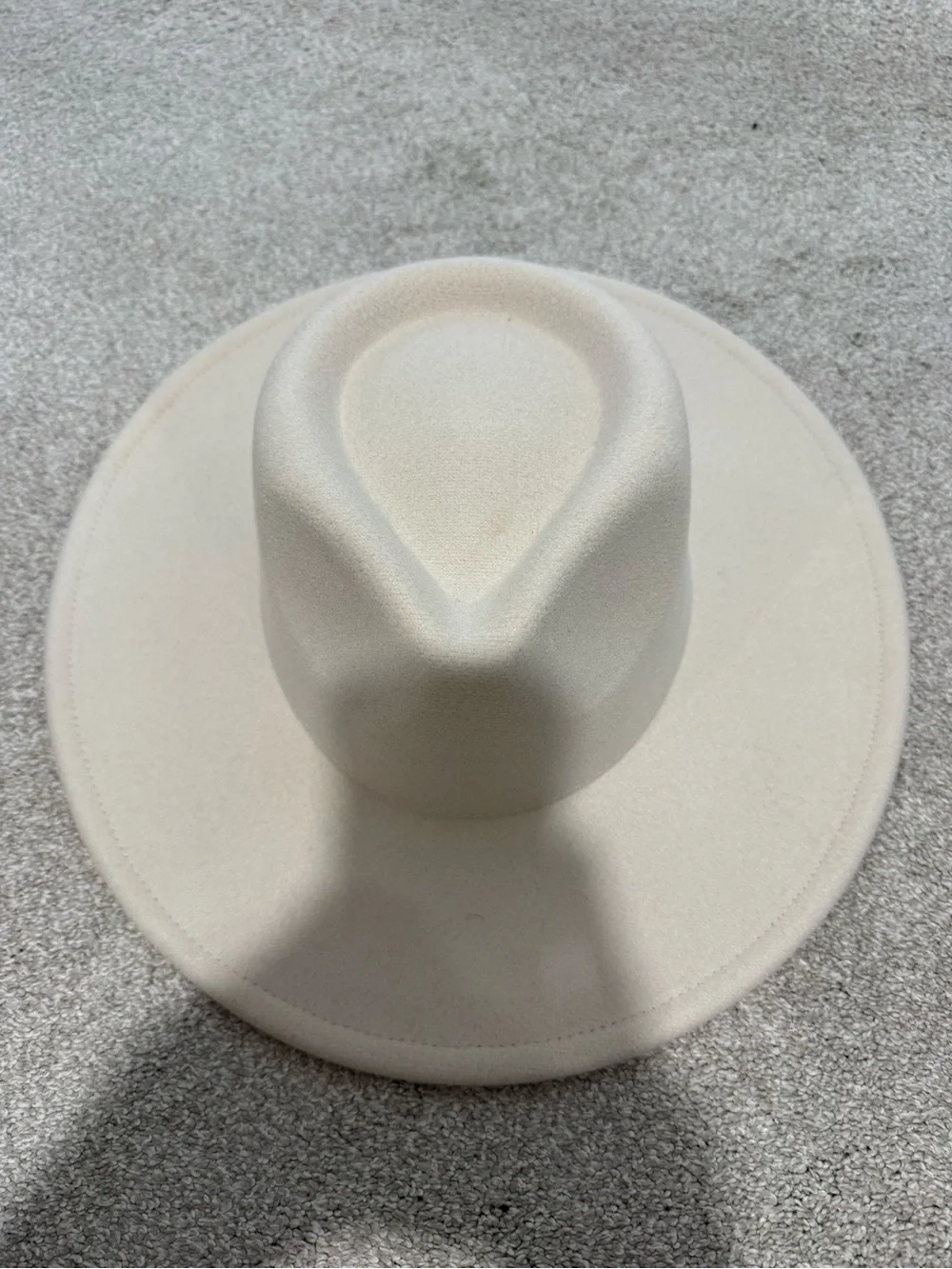Women’s Wide Brim Felt Hat in Cream